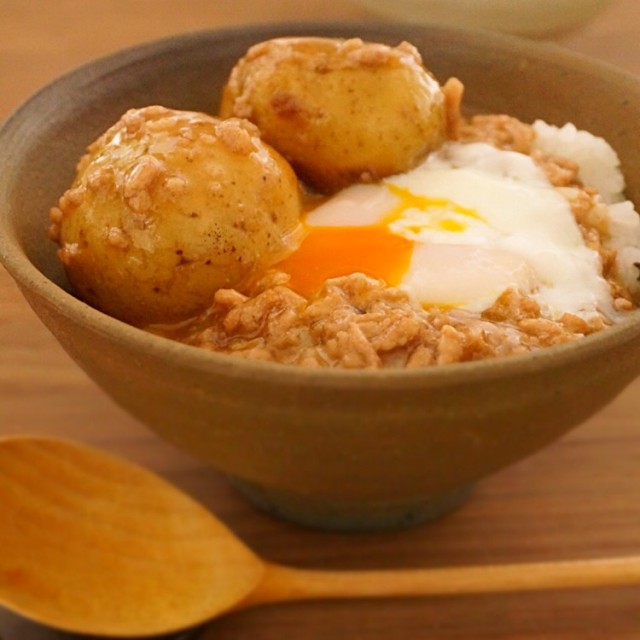 ［次の日ごはん］肉じゃがたまご丼