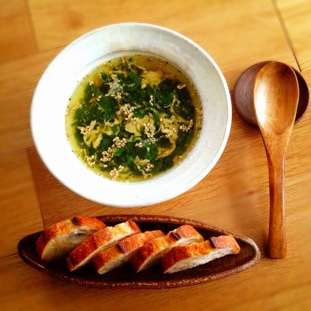 モロヘイヤとたまごのふわふわとろとろスープ