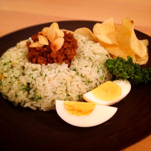 パセリたっぷりごはんとかんたんドライカレー